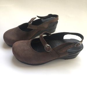 Dansko Mary Jane Clogs 40 (9.5-10)